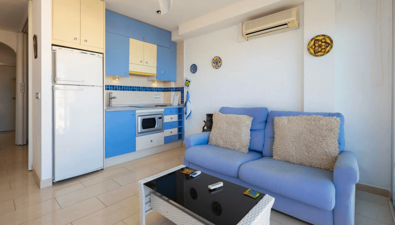 Cocina integrada con mobiliario actual