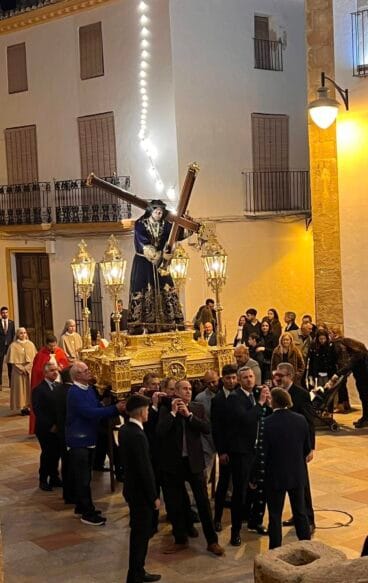 Imagen de Jesús Nazareno a su llegada a la plaza de la Iglesia | Foto Cofradía del Nazareno