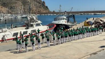 Acto de la Muixeranga en el Puerto de Xàbia