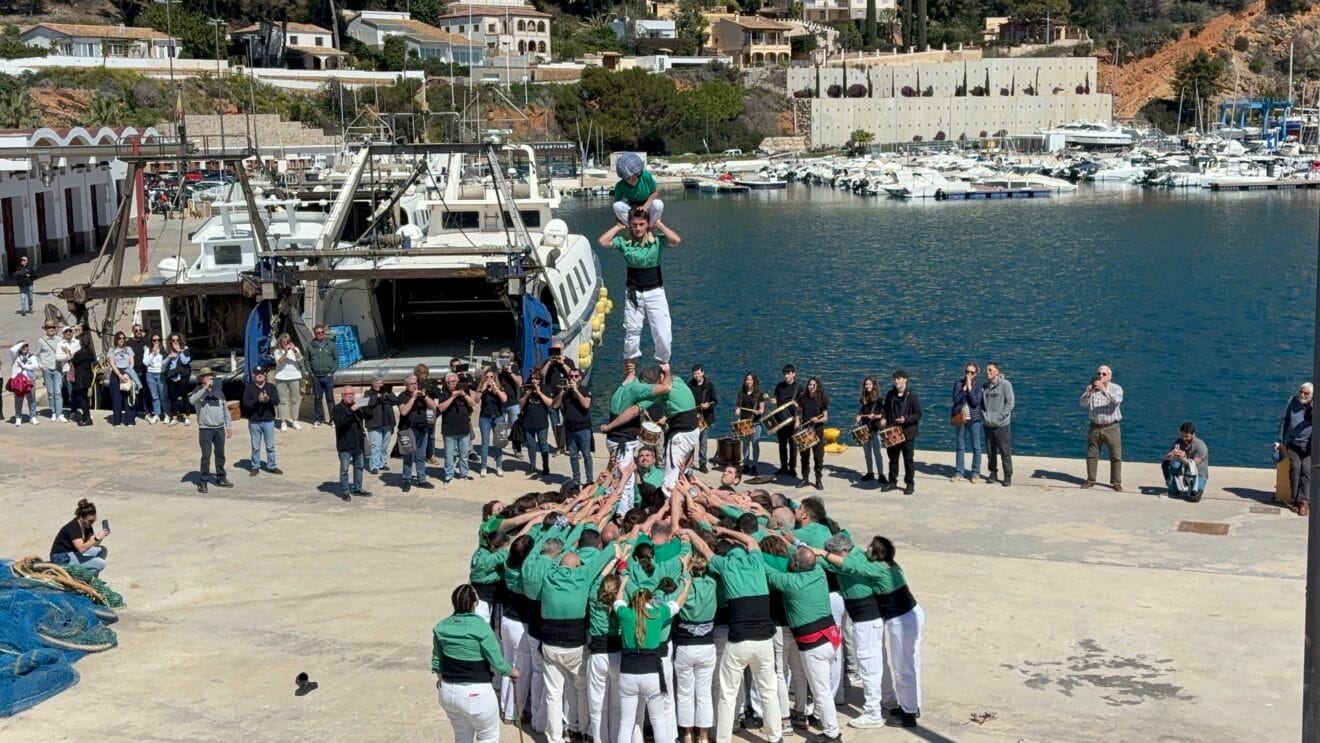 Acto de la Muixeranga en el Puerto de XàbiaActo de la Muixeranga en el Puerto de Xàbia