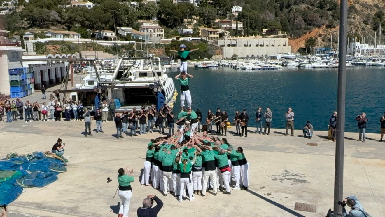 Acto de la Muixeranga en el Puerto de XàbiaActo de la Muixeranga en el Puerto de Xàbia