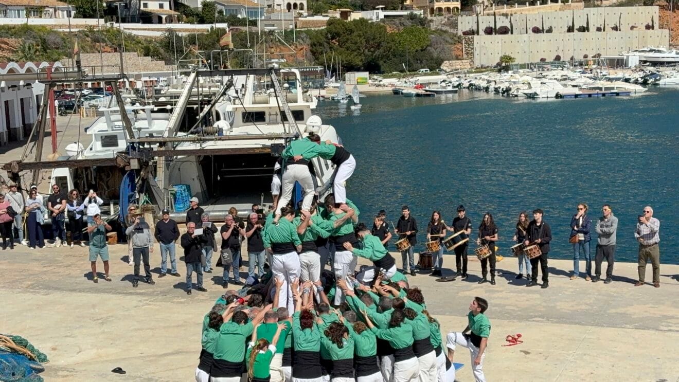 Acto de la Muixeranga en el Puerto de XàbiaActo de la Muixeranga en el Puerto de Xàbia