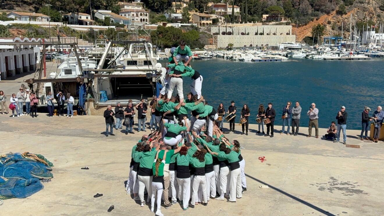Acto de la Muixeranga en el Puerto de XàbiaActo de la Muixeranga en el Puerto de Xàbia