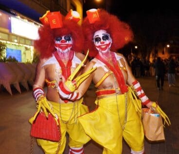 Pasacalle adultos Carnaval Xàbia 2025 – Disfraz Ronald McDonald Diabólico