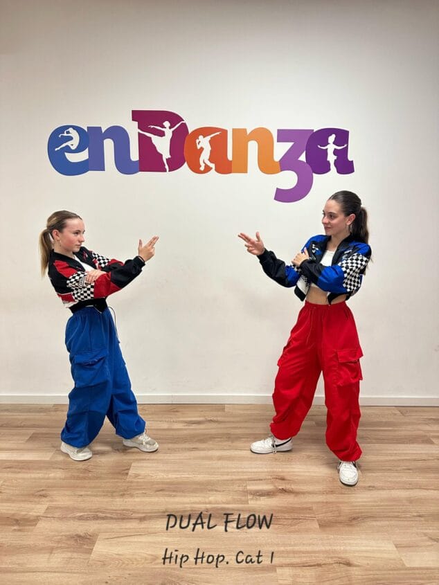 Imagen: Bailarinas de Endanza. Grupo Dual Flow