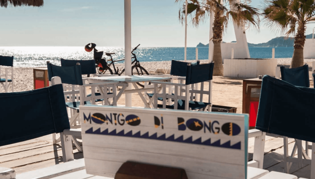 El lugar donde el mar se mezcla con la fiesta