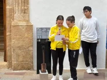 Lectura del manifiesto por los deportistas de Xàbia