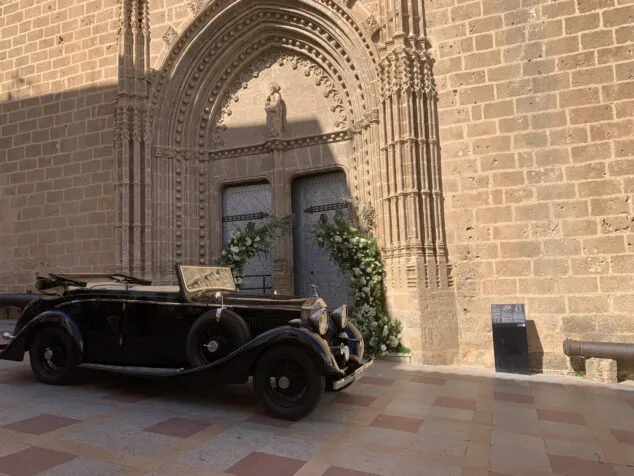 Imagen: Vehículo de la boda de Marta Lozano y Lorenzo Remohi