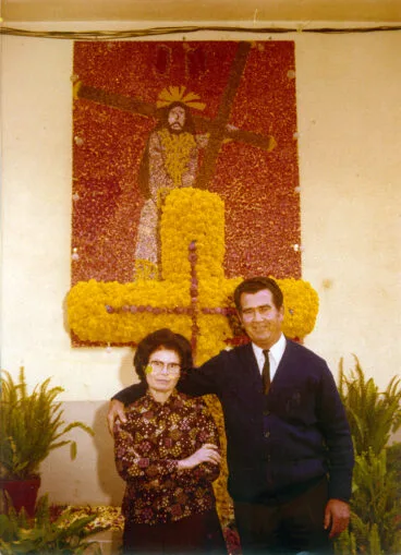 1975 – 1ª Cruz diseñada por Paquitus (Ana y Salvador, sus padres)