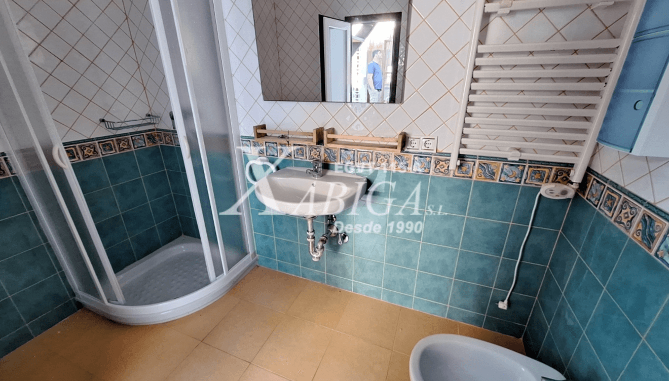 Baño completo y mediterráneo