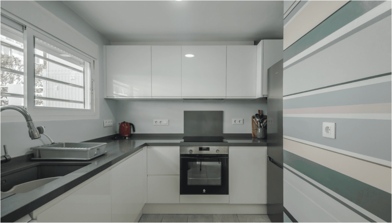 Cocina amplia en la vivienda de Terramar