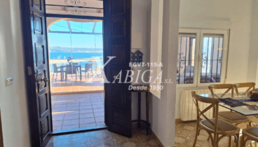 Entrada al chalet de la inmobiliaria Xàbiga