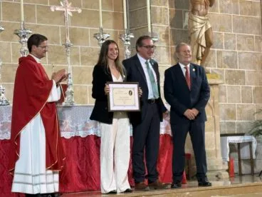 Entrega de diplomas por parte de la Cofradía del Nazareno (11)