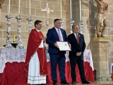 Entrega de diplomas por parte de la Cofradía del Nazareno (15)