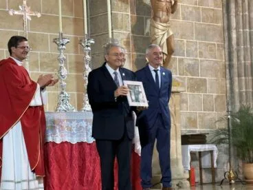 Entrega de diplomas por parte de la Cofradía del Nazareno (5)