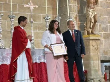 Entrega de diplomas por parte de la Cofradía del Nazareno (8)