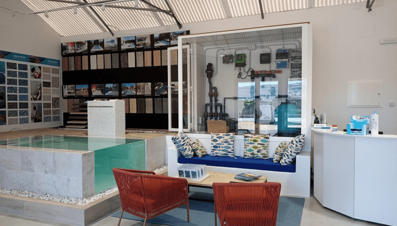 Interior de la tienda de Construma