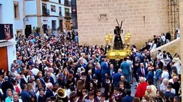 Salida de Jesús Nazareno de Iglesia para la procesión
