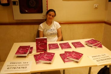 Venta de libros sobre la Unidad Artemis de Dénia