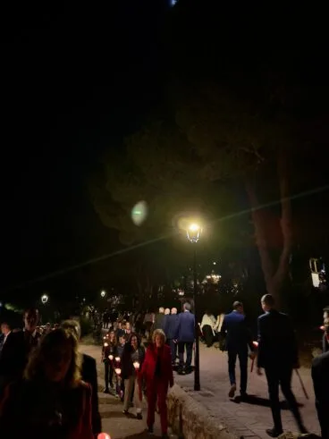 Camino del Calvario iluminado por las nuevas farolas