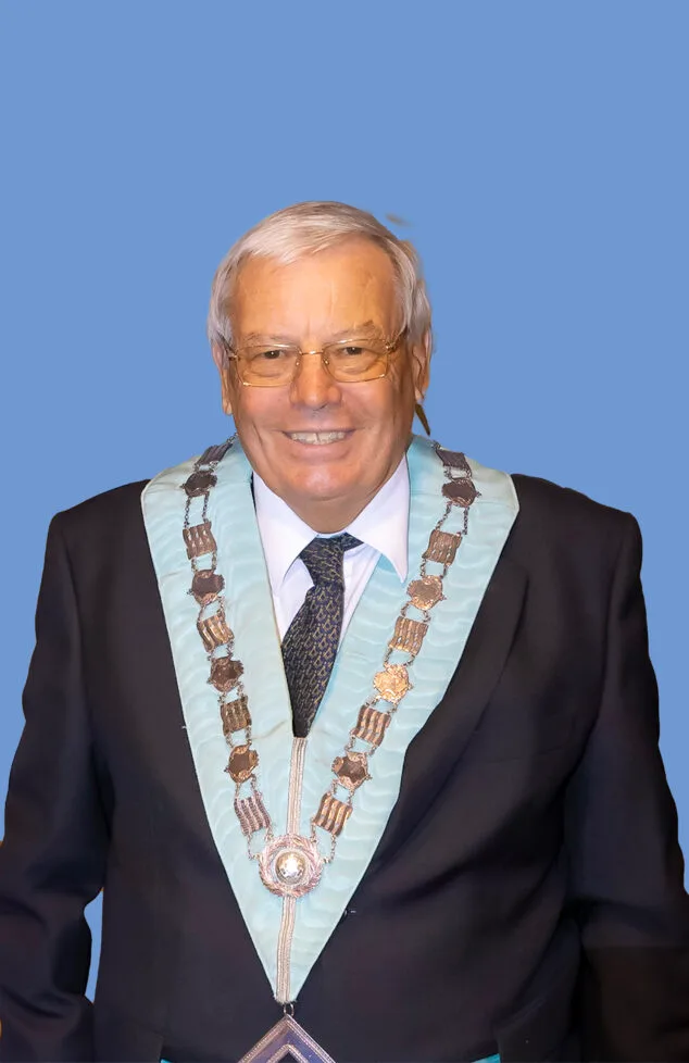 Imagen: Worshipful Master John Young