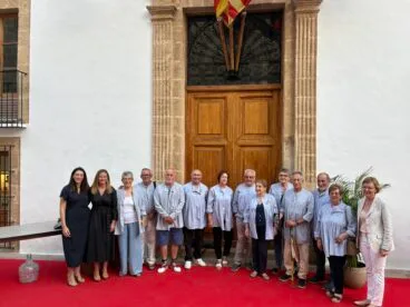 Acto de entrega de bandas y distintivos a cargos de Fogueres 2025 (32)
