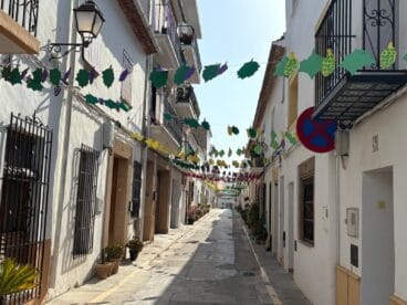 Calles engalanadas Fogueres Xàbia 2025 (5)