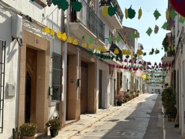 Calles engalanadas Fogueres Xàbia 2025 (6)