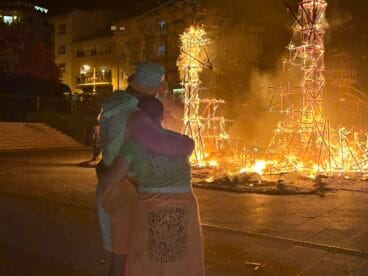 Los presidentes de la Quintà 2025 ante la cremà de la Foguera Central 2025