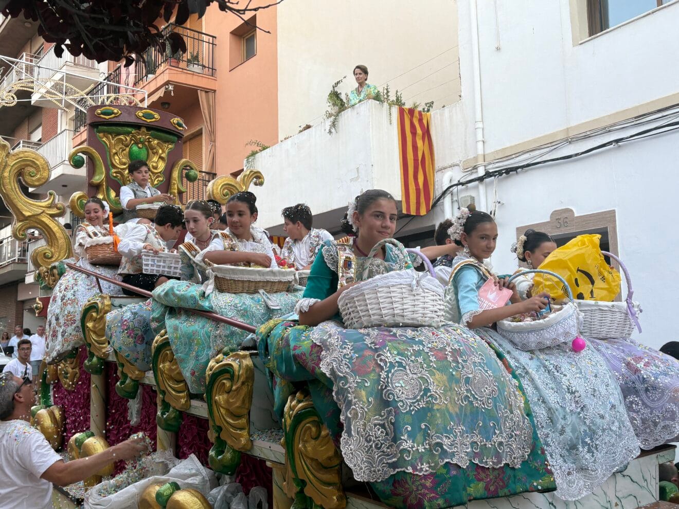 Desfile de Carrozas Fogueres Xàbia 2025 (2)