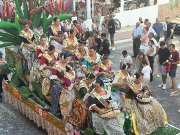 Desfile de Carrozas Fogueres Xàbia 2025 (25)