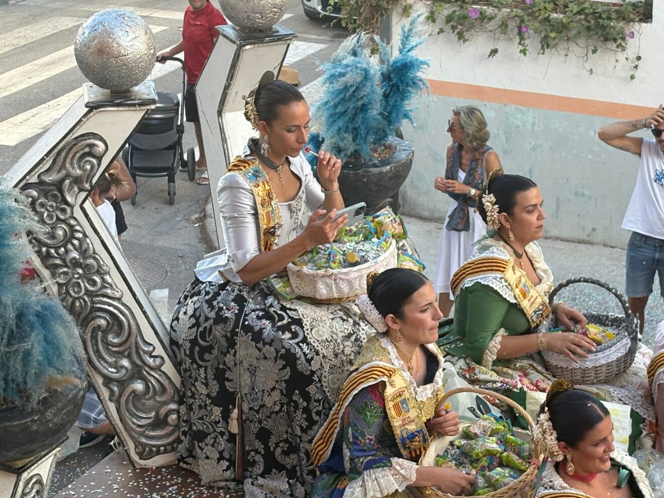 Desfile de Carrozas Fogueres Xàbia 2025 (26)