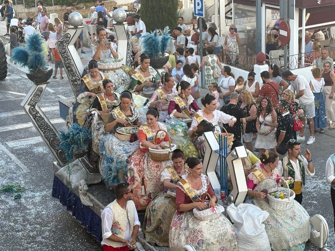 Desfile de Carrozas Fogueres Xàbia 2025 (27)