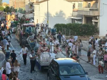 Desfile de Carrozas Fogueres Xàbia 2025 (28)