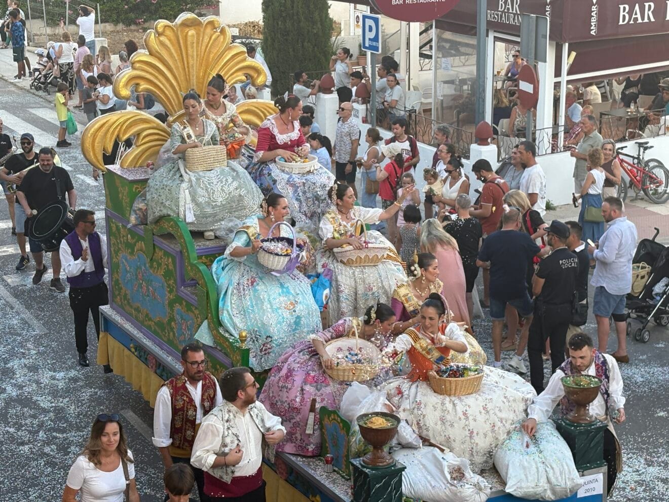 Desfile de Carrozas Fogueres Xàbia 2025 (31)