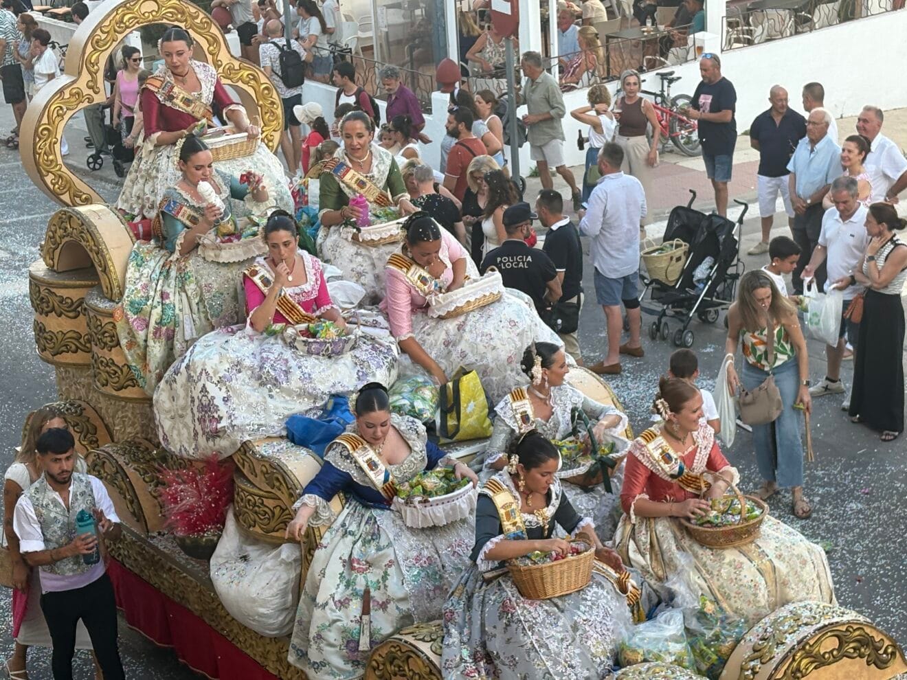 Desfile de Carrozas Fogueres Xàbia 2025 (32)