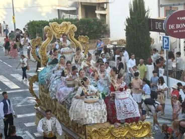 Desfile de Carrozas Fogueres Xàbia 2025 (39)