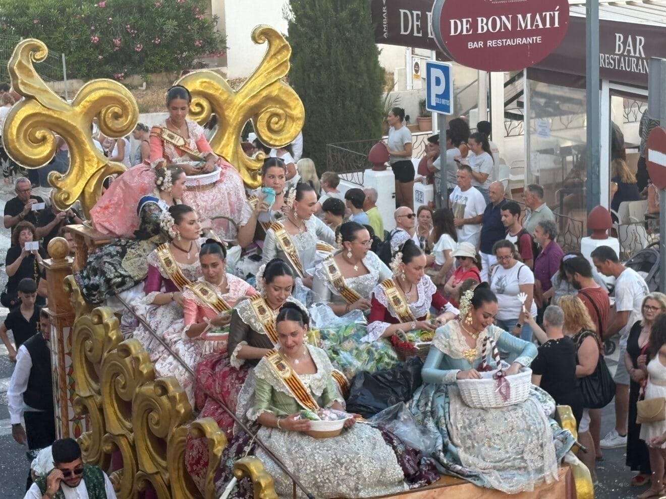 Desfile de Carrozas Fogueres Xàbia 2025 (40)