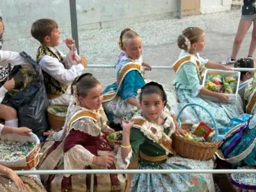Desfile de Carrozas Fogueres Xàbia 2025 (5)