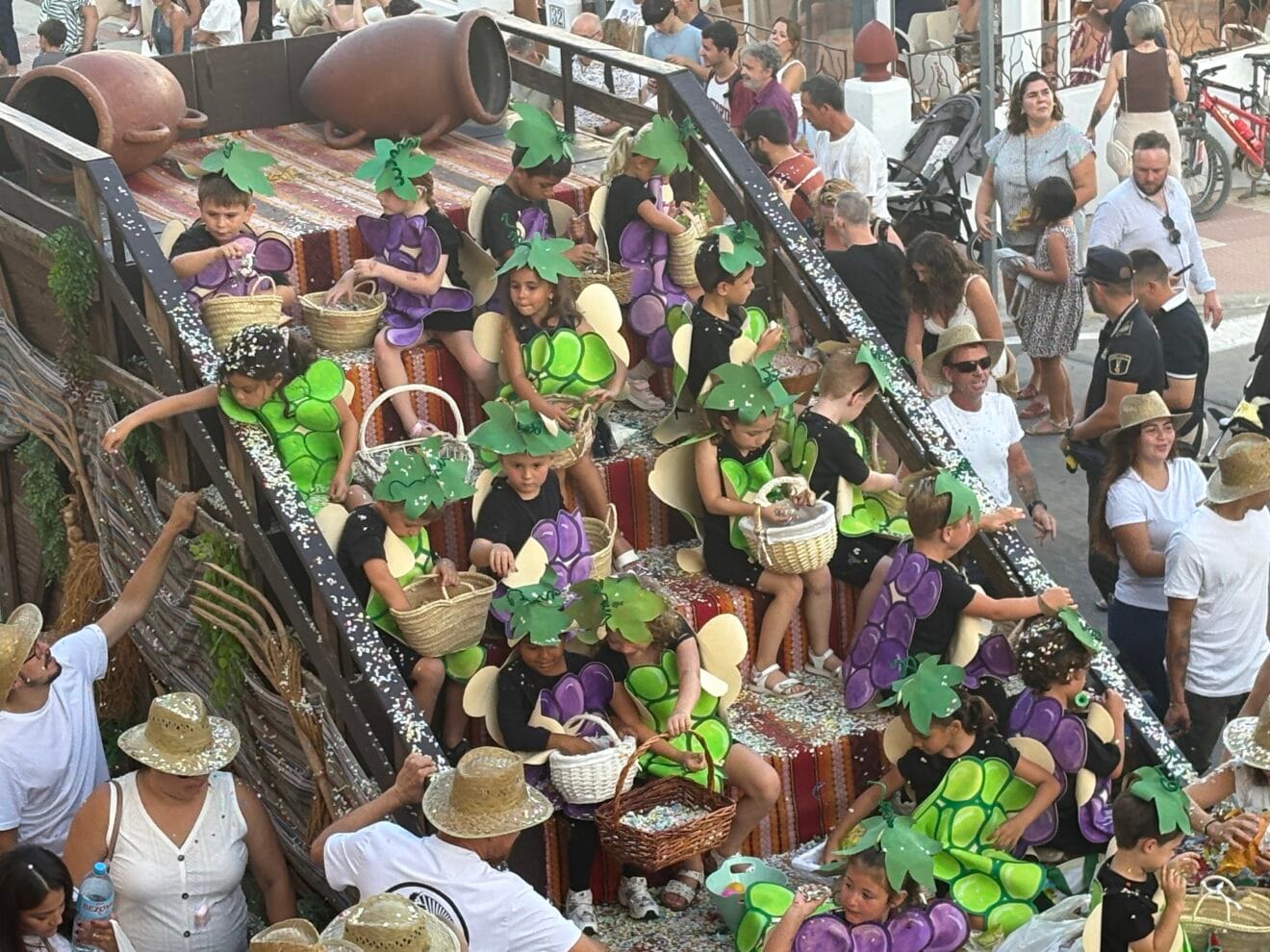 Desfile de Carrozas Fogueres Xàbia 2025 (51)