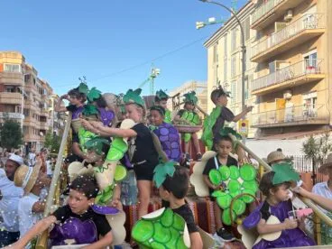 Desfile de Carrozas Fogueres Xàbia 2025 (55)