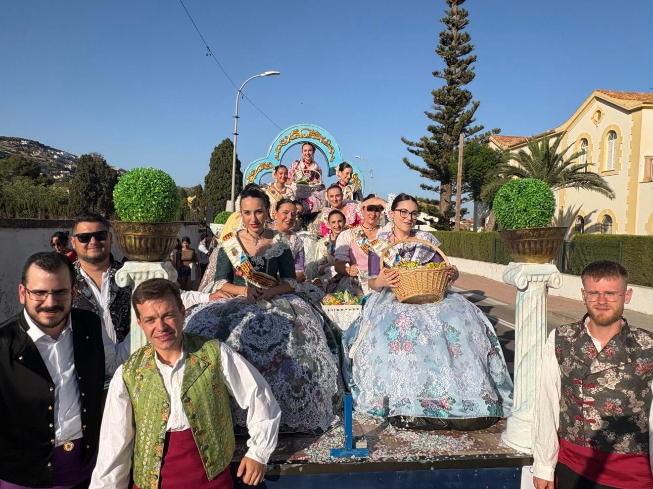 Desfile de Carrozas Fogueres Xàbia 2025 (57)