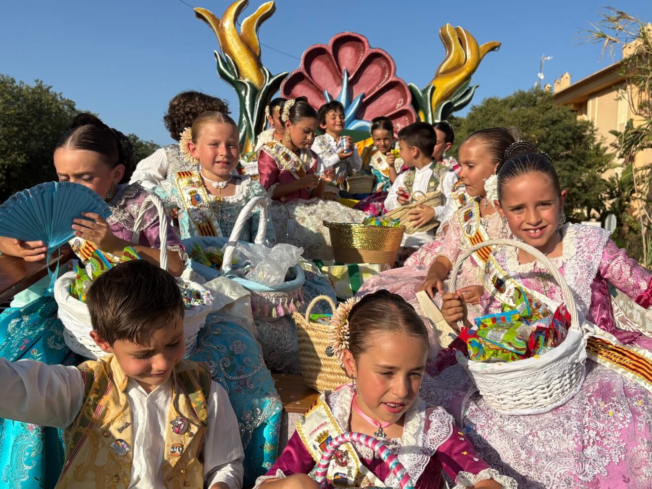 Desfile de Carrozas Fogueres Xàbia 2025 (68)