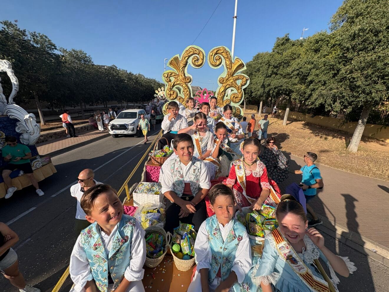 Desfile de Carrozas Fogueres Xàbia 2025 (72)