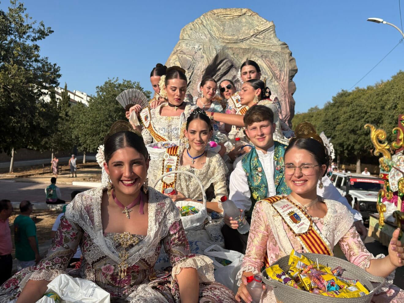 Desfile de Carrozas Fogueres Xàbia 2025 (78)