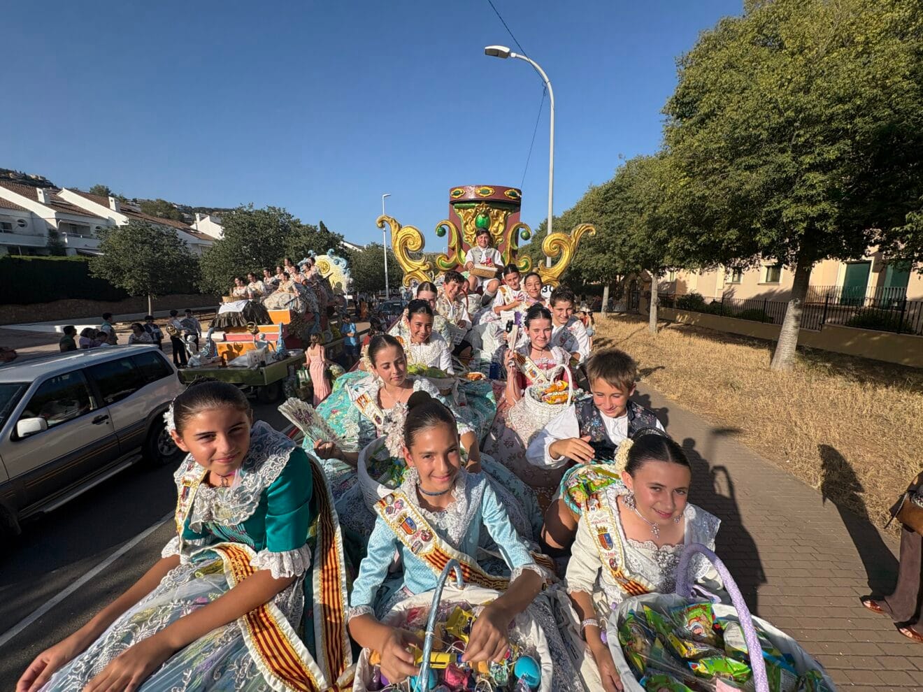 Desfile de Carrozas Fogueres Xàbia 2025 (89)