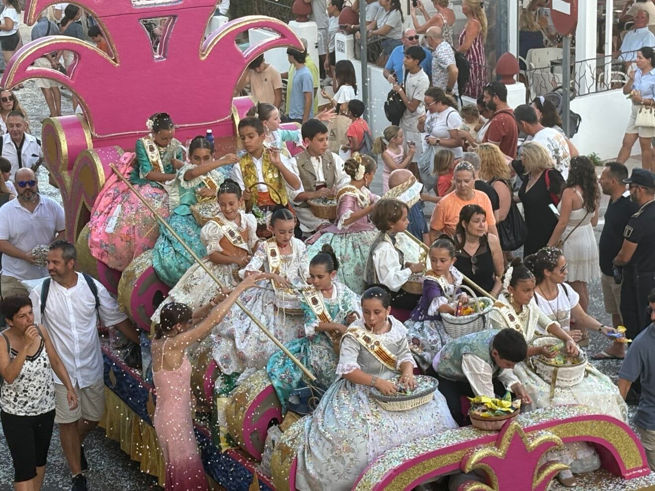 Desfile de Carrozas Fogueres Xàbia 2025 (9)