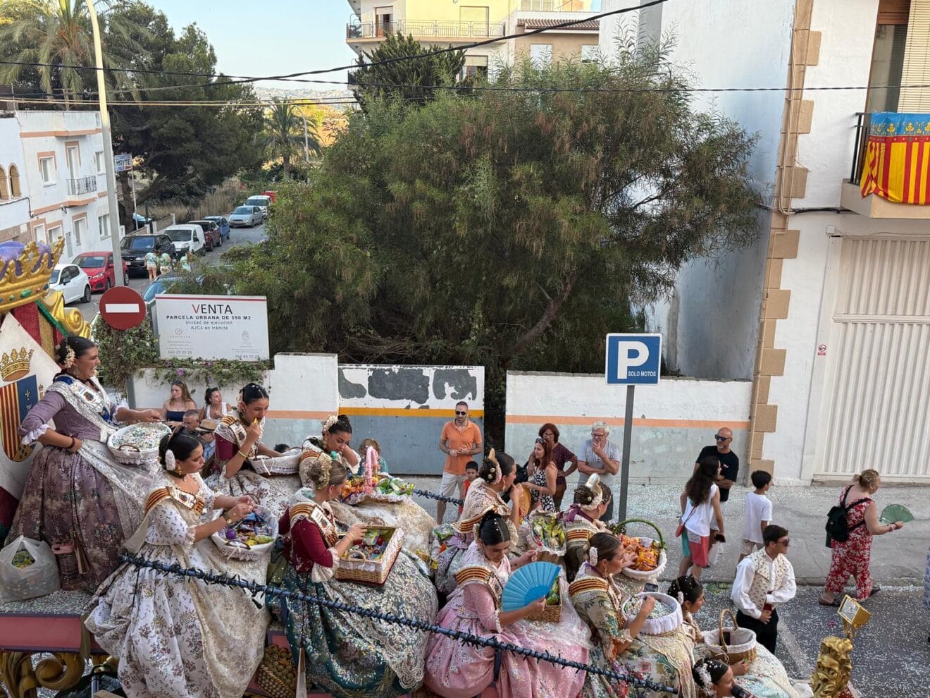 Desfile de Carrozas Fogueres Xàbia 2025 (91)