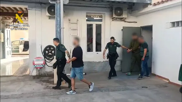Imagen: Detenidos por robar en viviendas de Alicante