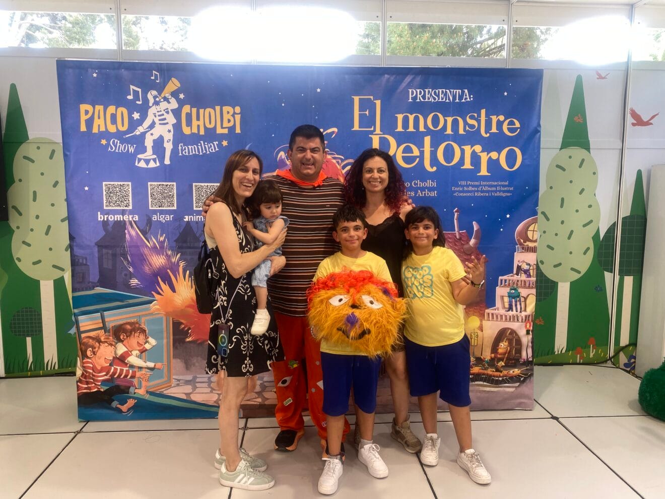'El Monstre Petorro' con el público en la Feria del Libro de Madrid